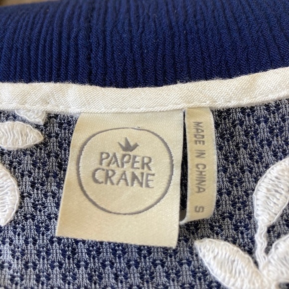 🌸 3/$20 Paper Crane blue and white lace top - Picture 13 of 14